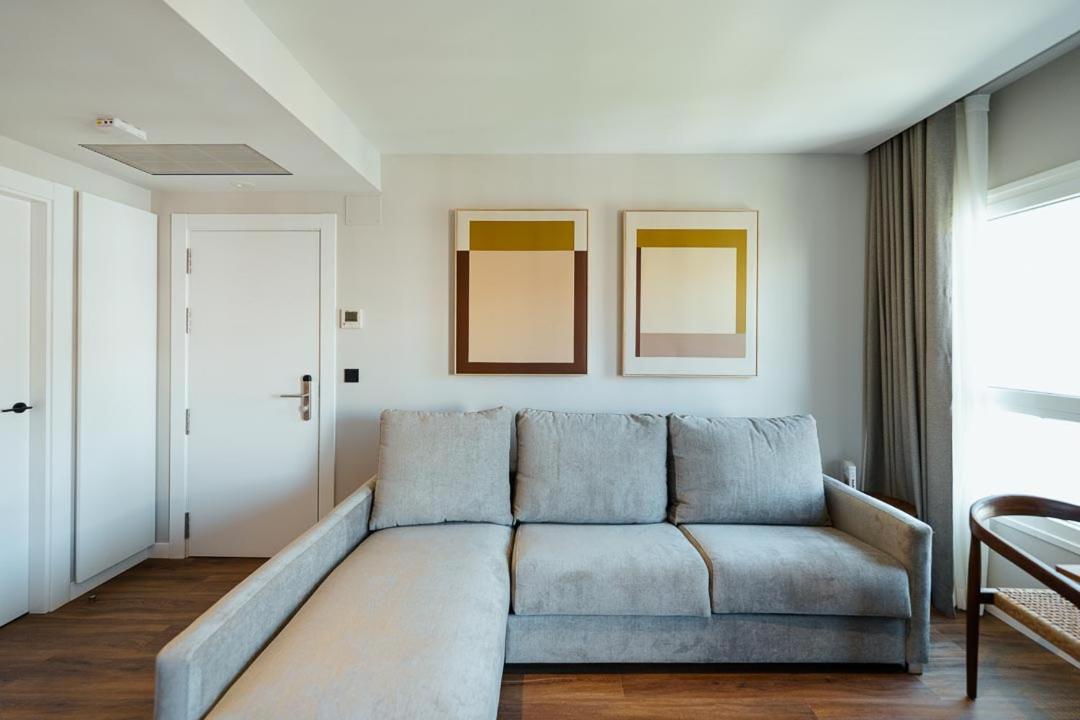Apartment 2h Living